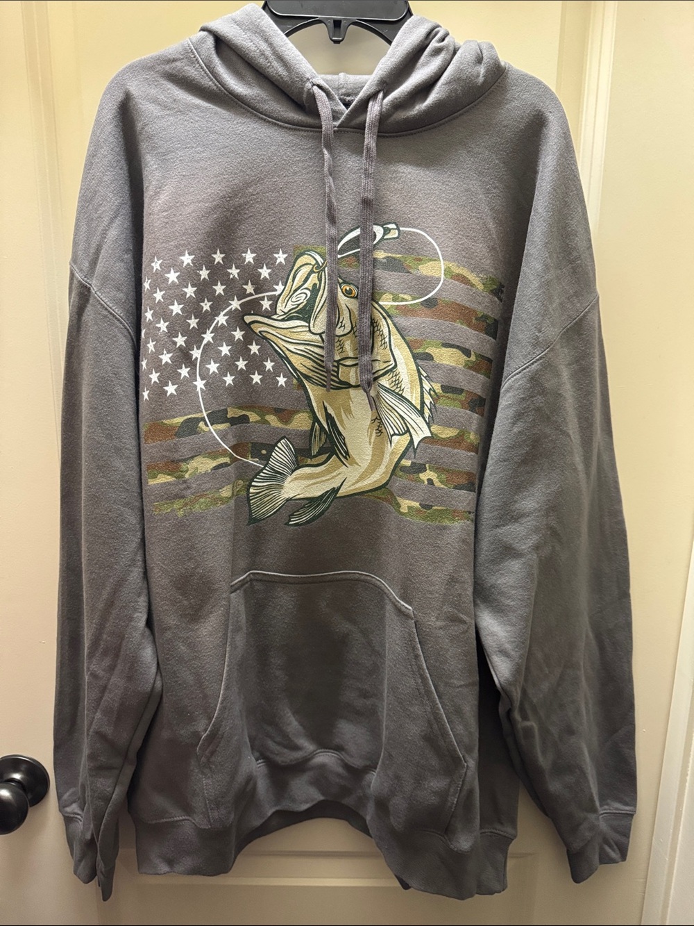 Gildan Gray Crewneck Hoodie with Fish & Camo Flag Graphic